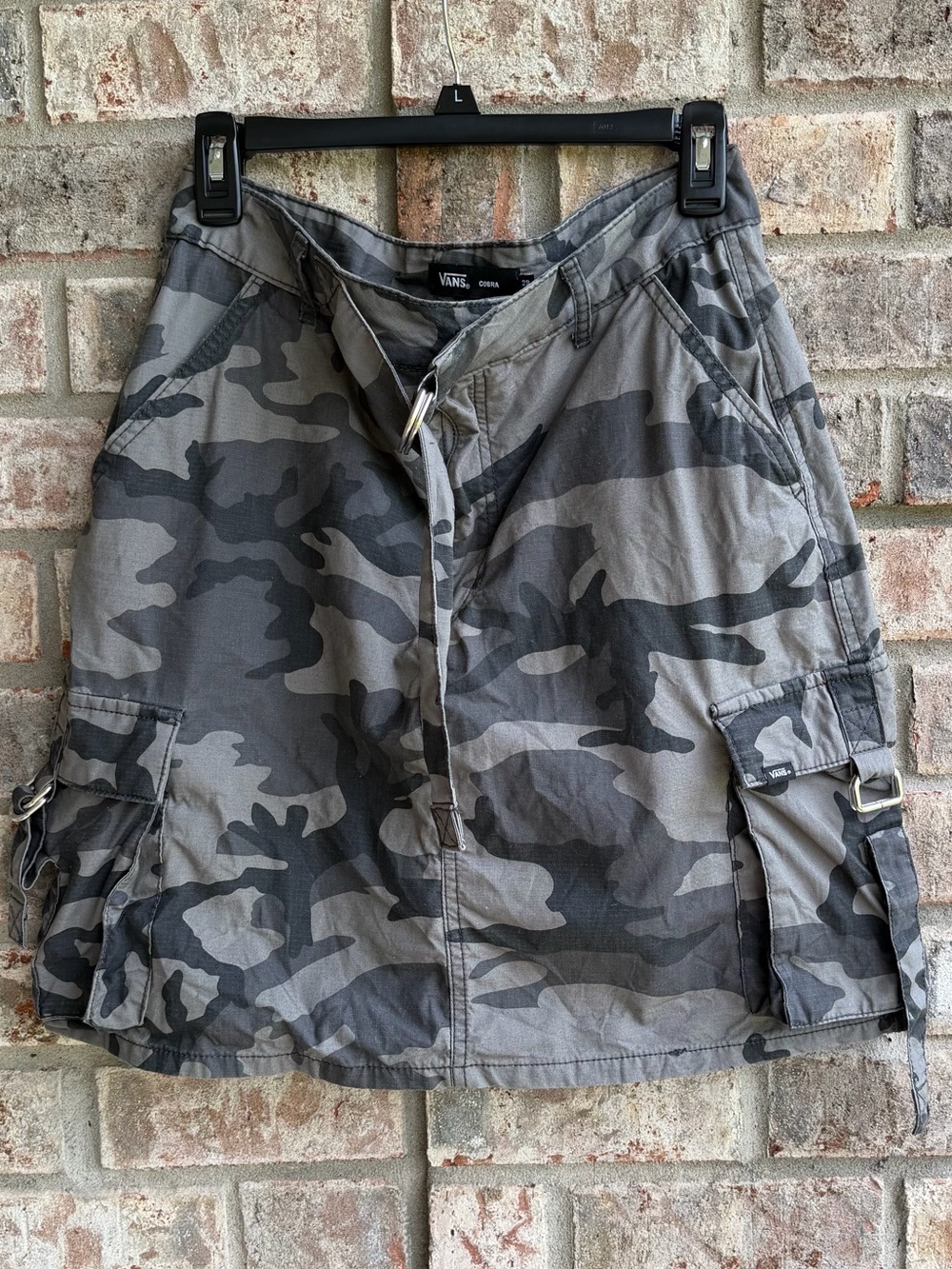 🍒💣 Vans camo cargo skirt